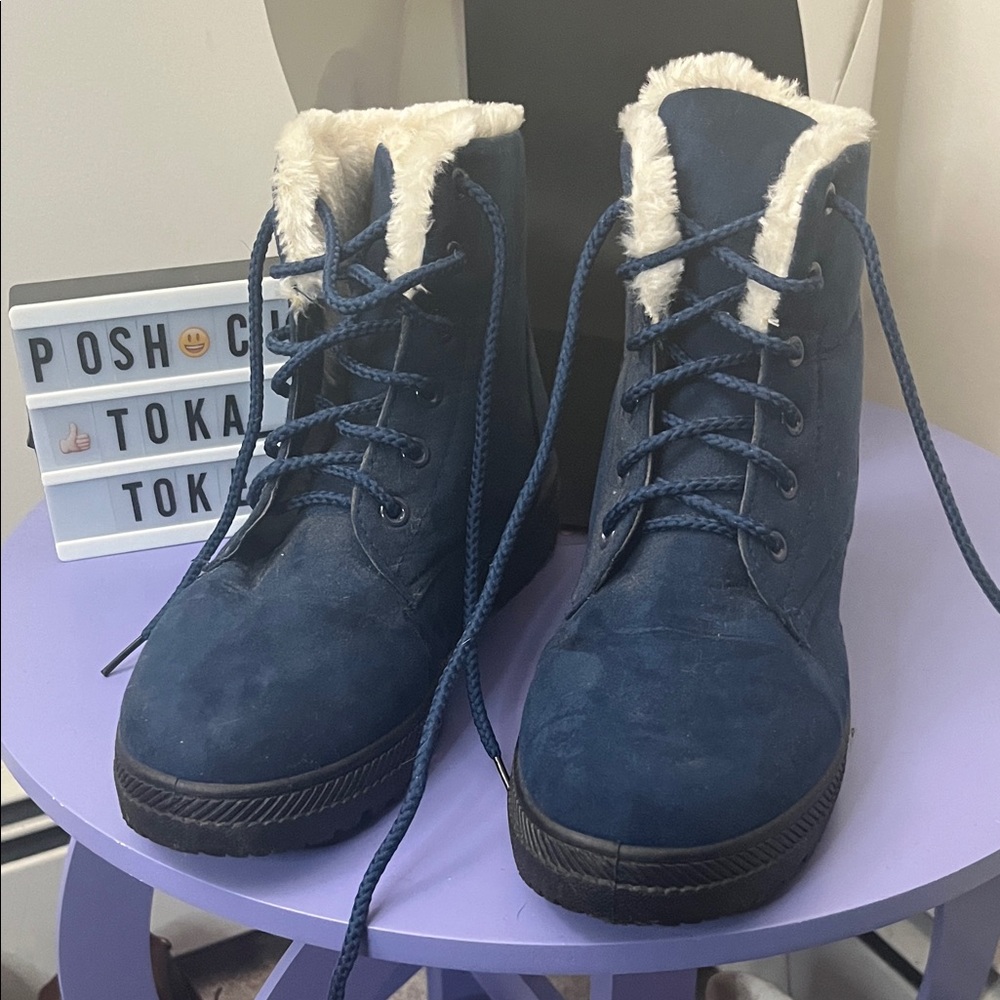 ✨🆕BNWOB!Blue SQL Velvety/Fuzzy Winter Boots! NEVER WORN! Sz 9!✨